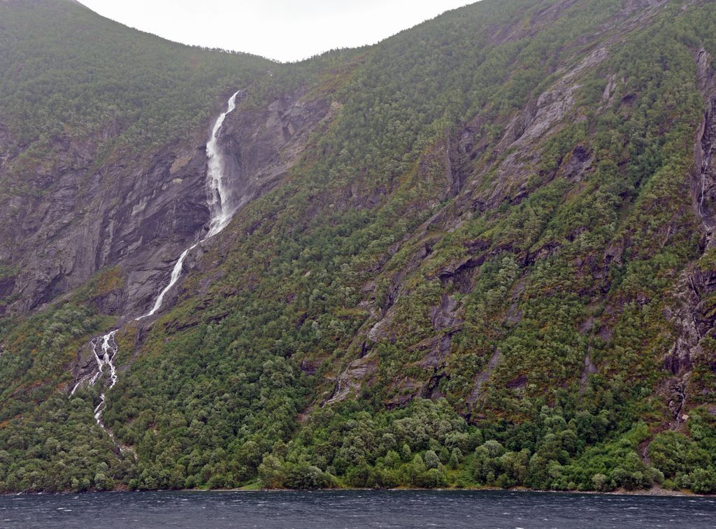 Fahrt durch den Geiranger-Fjord, Norwegen