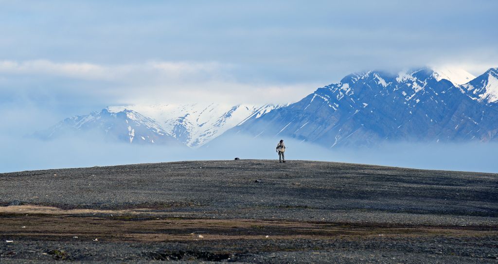 Ein Eisbärwächter auf Bamsebu, Spitzbergen