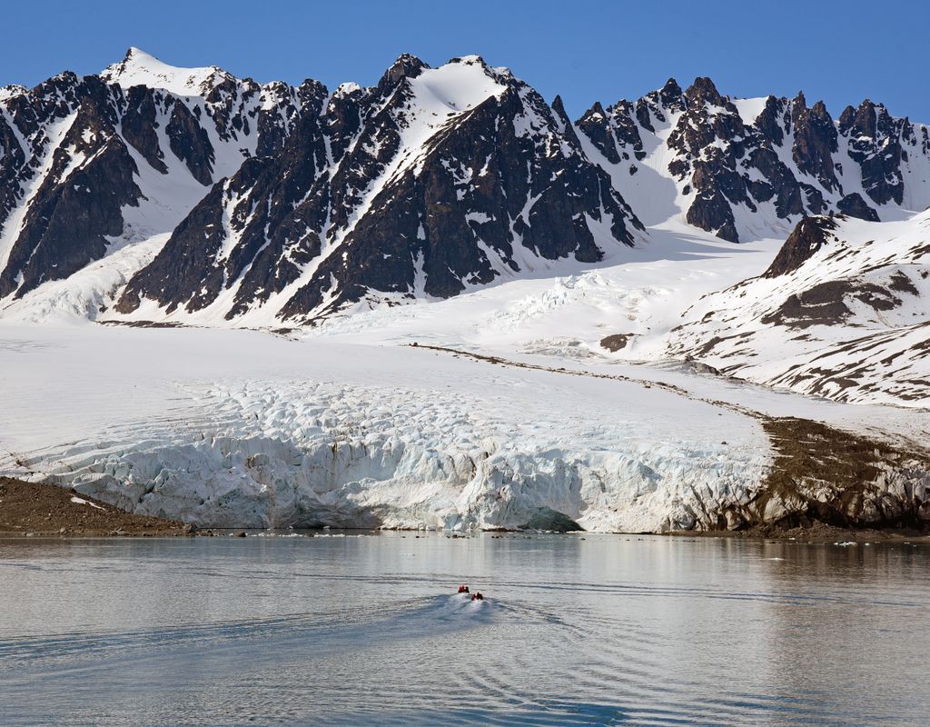 Mit dem Zodiac unterwegs zu dem Gletscher Monacobreen, Spitzbergen