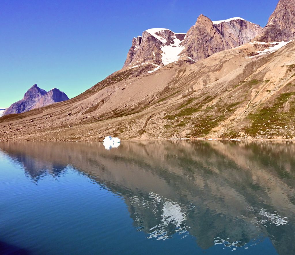 Spiegelungen im Skjoldungensund