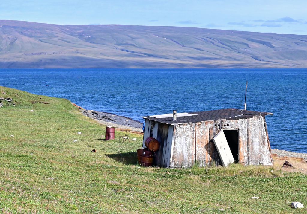 Eine verfallene Jagdhütte im Tay Sound