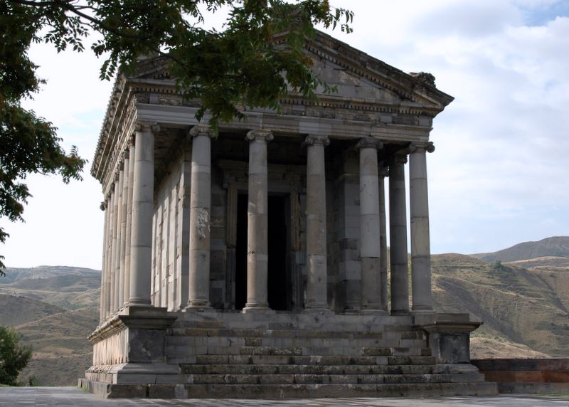 Der Garni Tempel