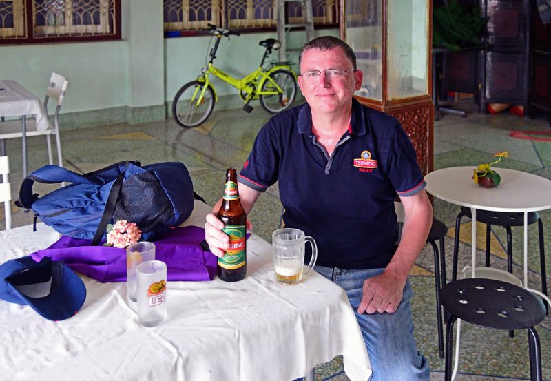 Zinni auf ein Bier in Kawthaung