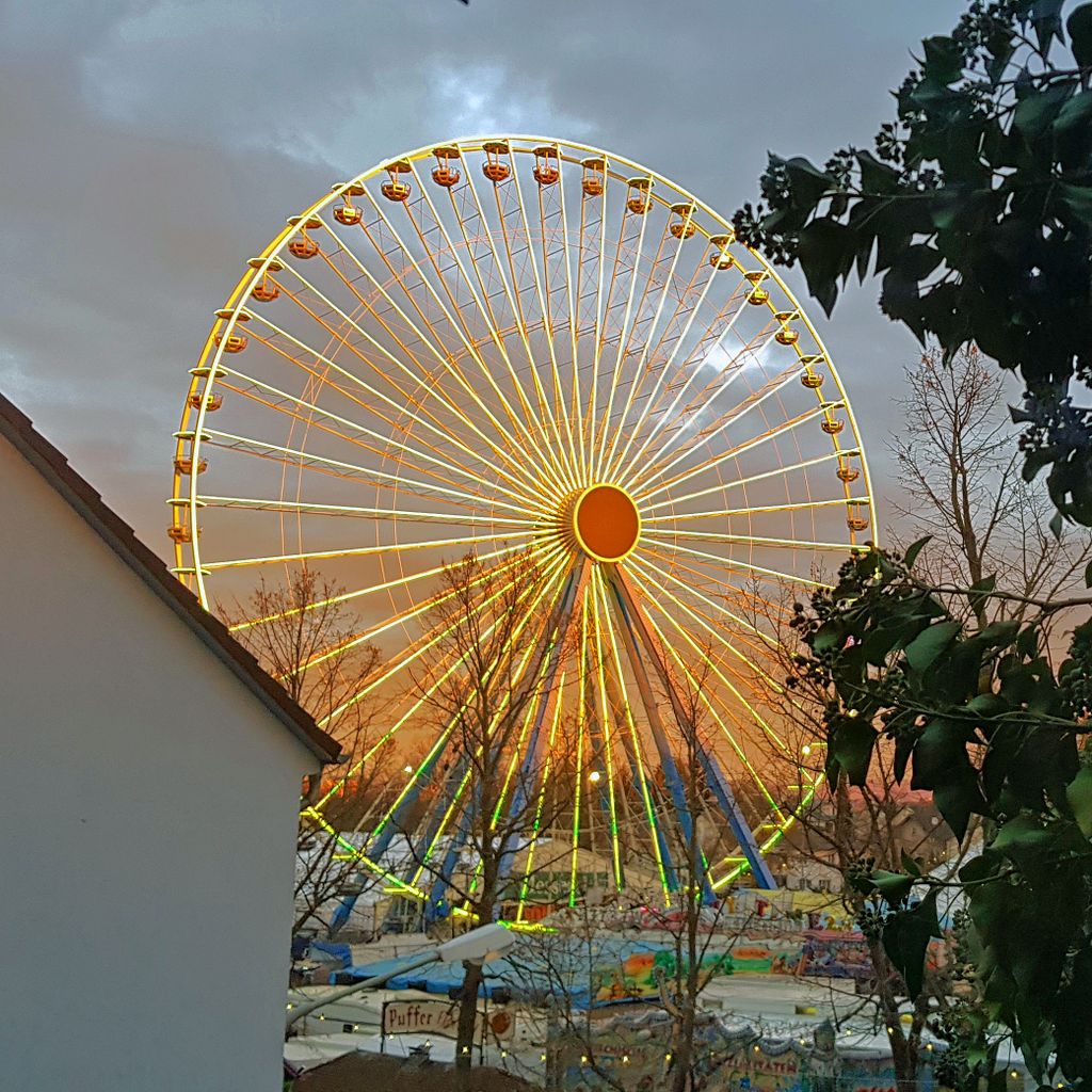 Das Riesenrad vom Hochheimer Markt von meinem Schlafzimmer aus gesehen