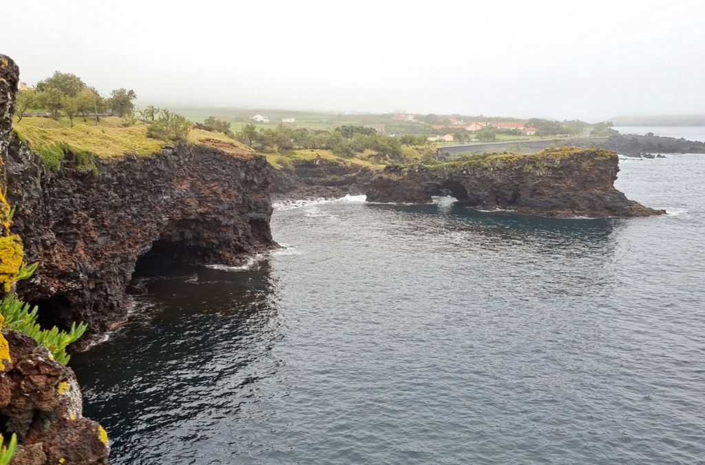 Küstenlandschaft auf Faial