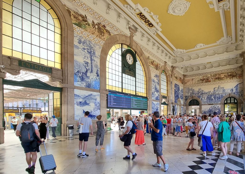 Der Bahnhof Porto São Bento in Porto