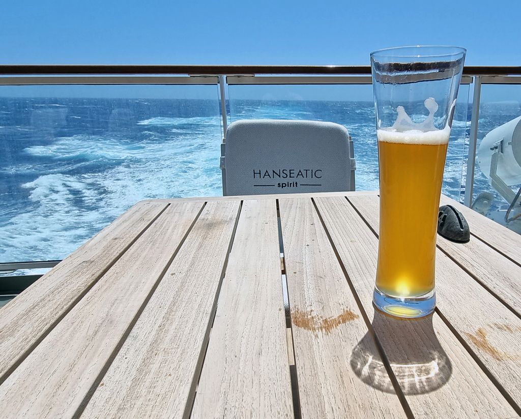 Weizenbier auf der MS HANSEATIC spirit auf dem Weg zu den Azoren