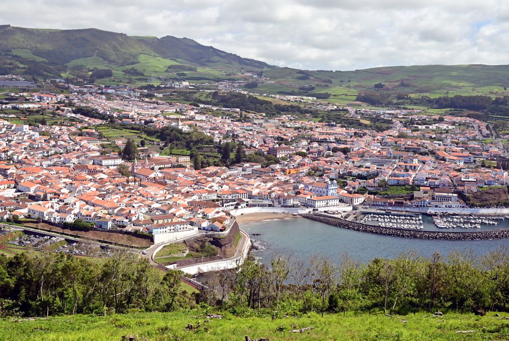 Aussicht auf Angra do Heroísmo auf Terceira