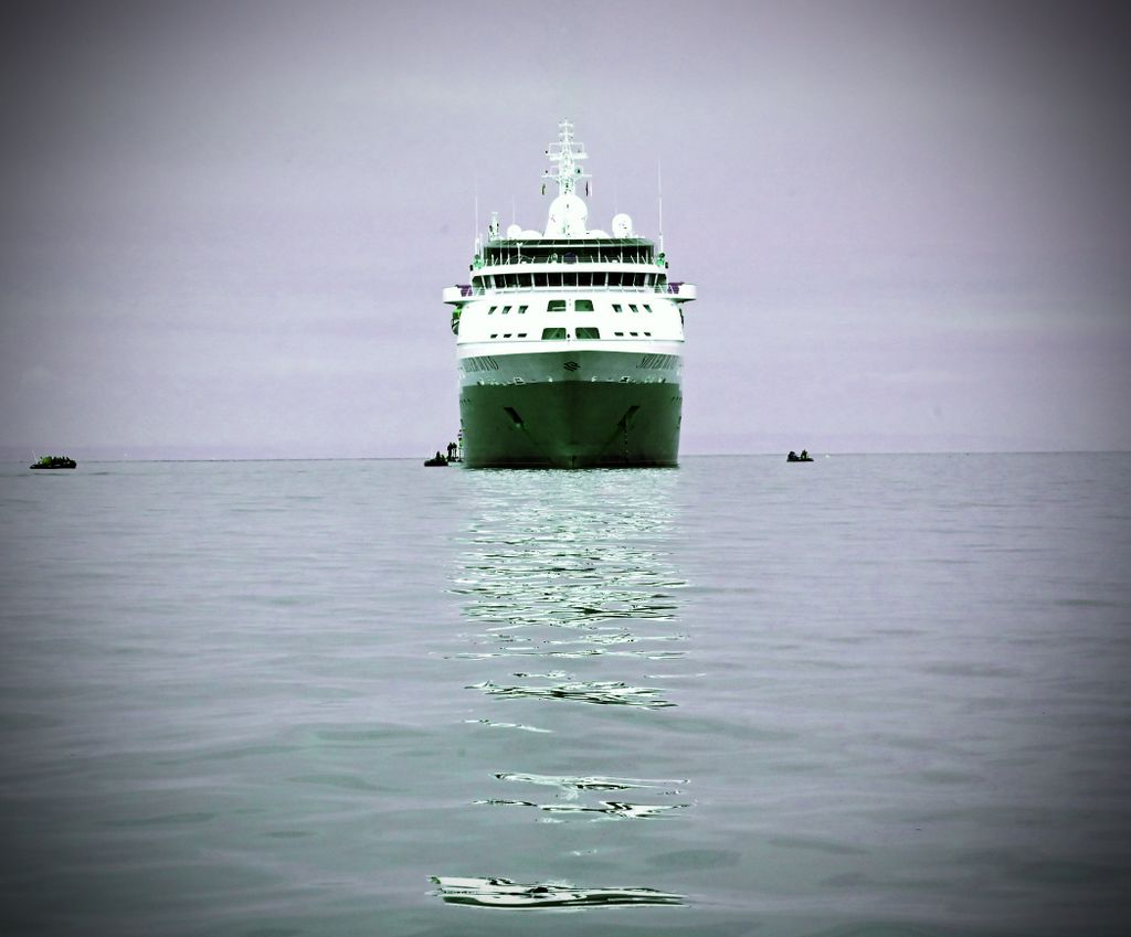 Die Silver Wind in der Nähe der Farne Islands