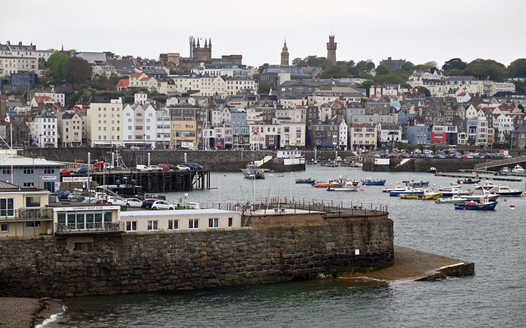 Blick auf Saint Peter Port auf Guernsey