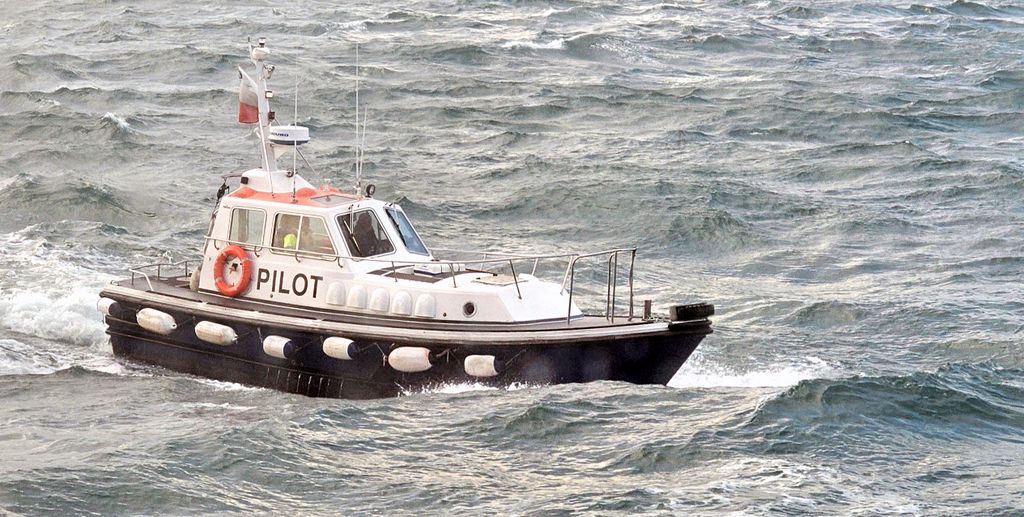 Ein Lotsenboot vor Guernsey