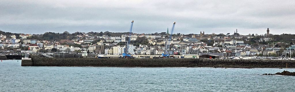 Blick auf Saint Peter Port auf Guernsey