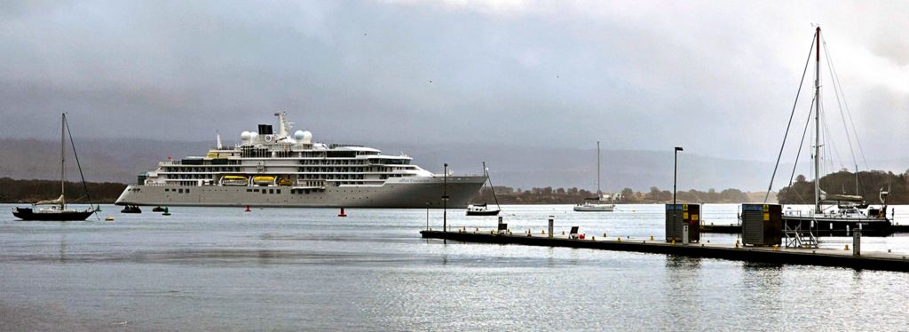 Die Silver Endeavour vor Tobermory auf der Isle of Mull