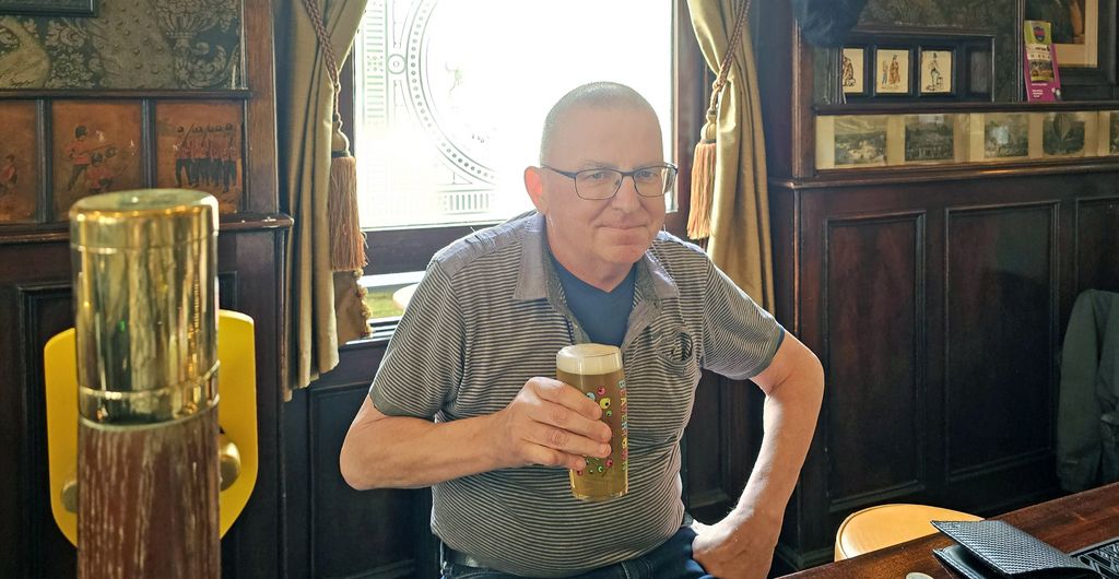 Zinni im Pub „The Victoria“ in London-Paddington