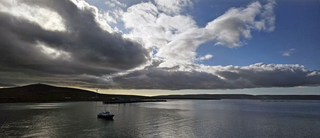 Abenddämmerung auf dem Orkney-Archipel