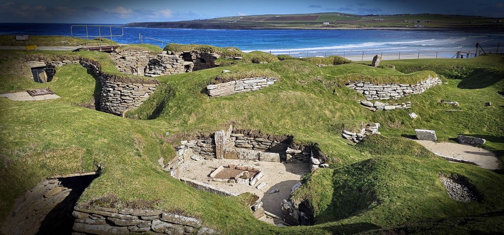 Häuser in der Siedlung Skara Brae auf der Insel Mainland in Orkney