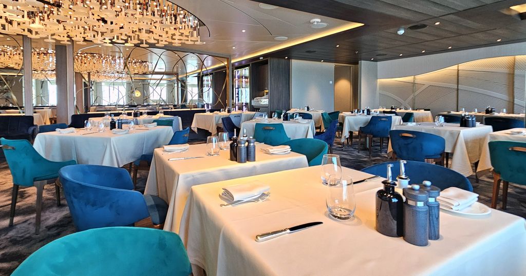 Lunch im „The Grill“ auf der Silver Endeavour während der Kreuzfahrt rund um Großbritannien