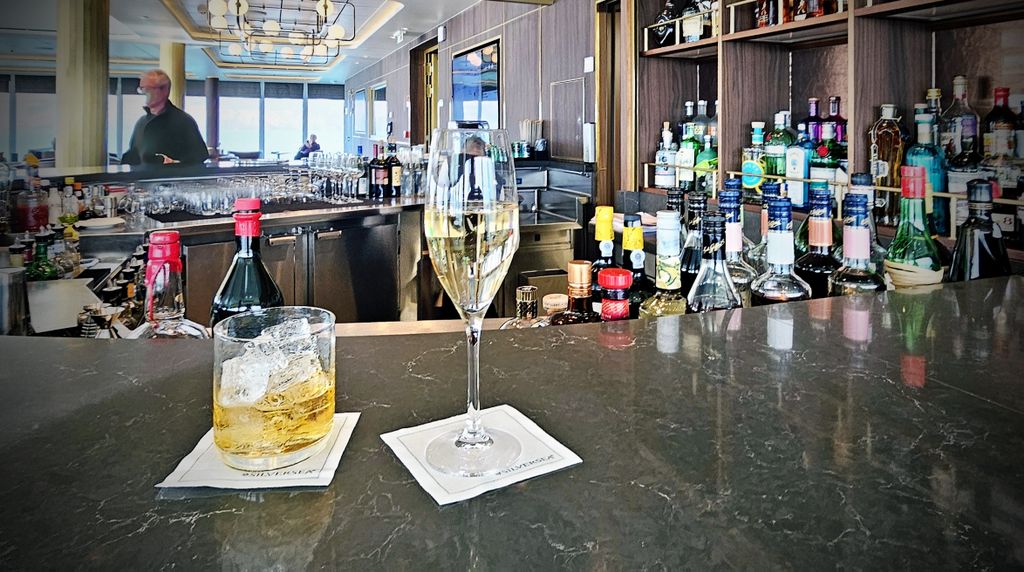 Whisky und Champagner auf der Silver Endeavour während der Kreuzfahrt rund um Großbritannien