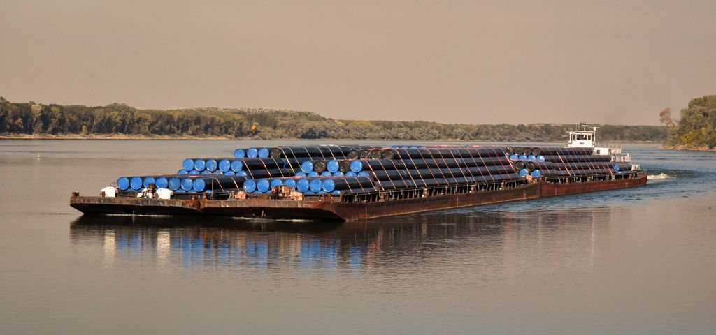 Fracht auf der Donau