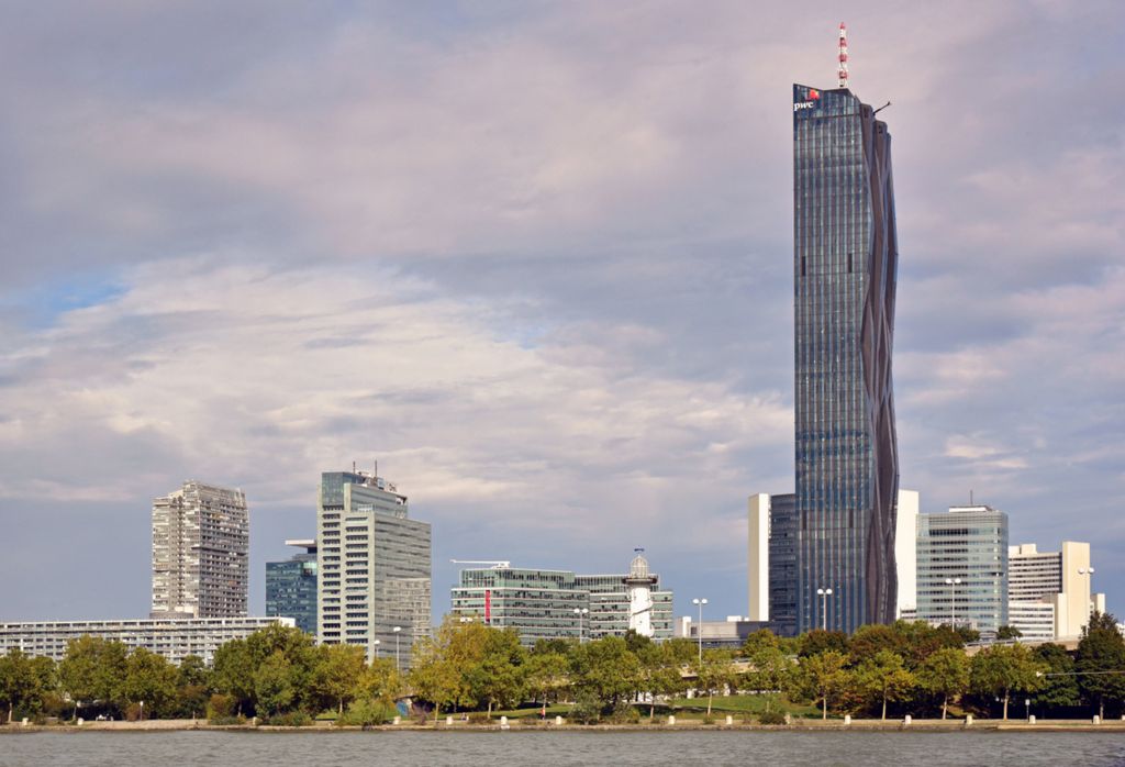 Der Turm 1 der DC Towers in Wien