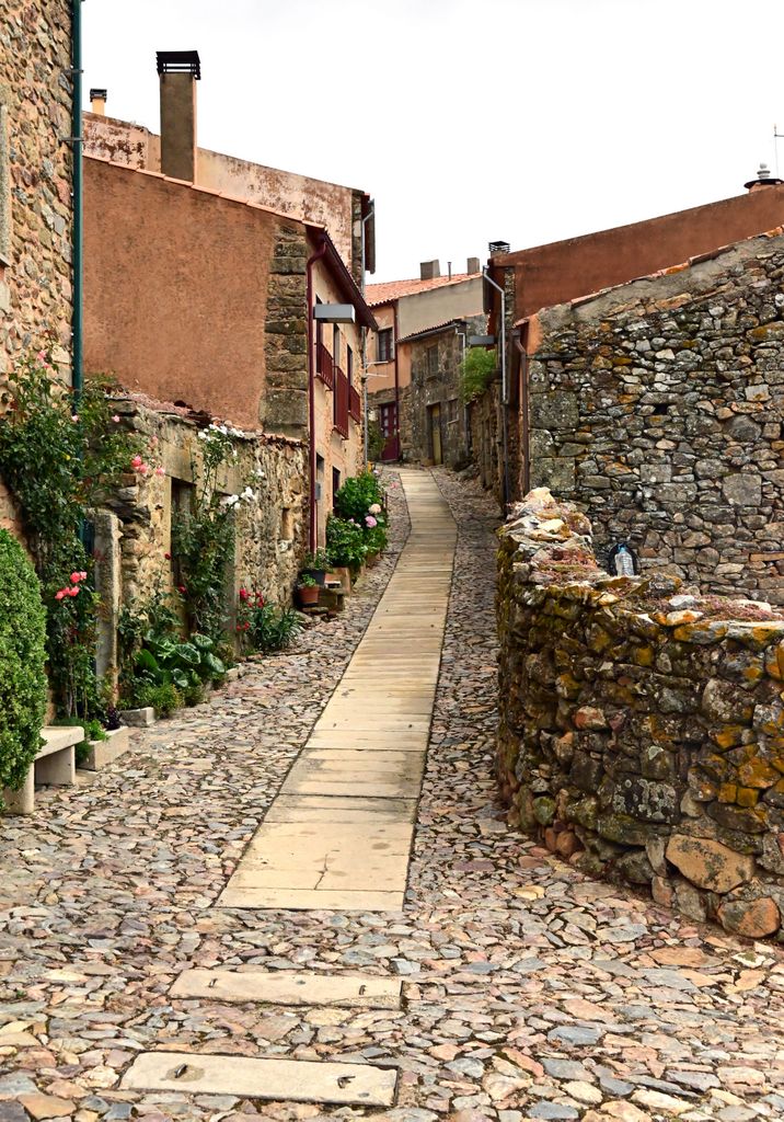 Steile Gasse in Castelo Rodrigo