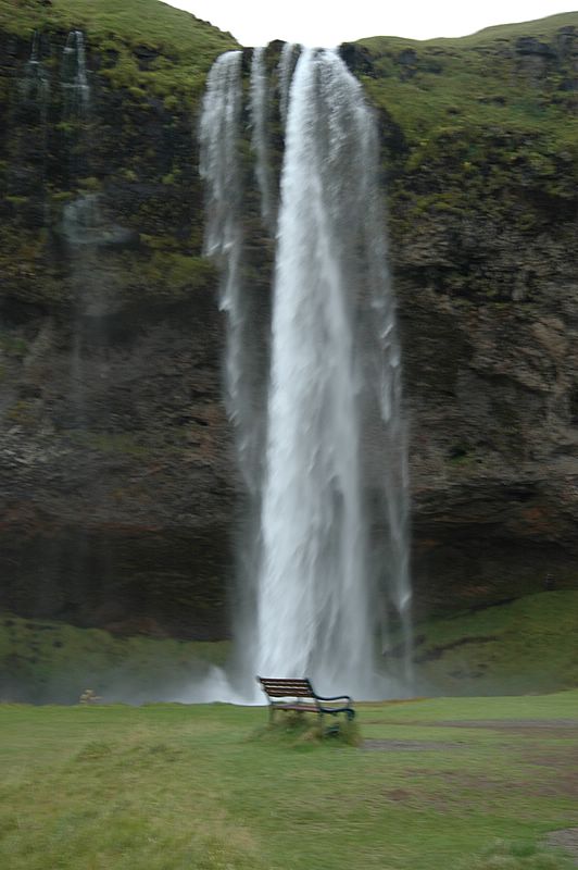 Die Seljalandsfoss Wasserfälle