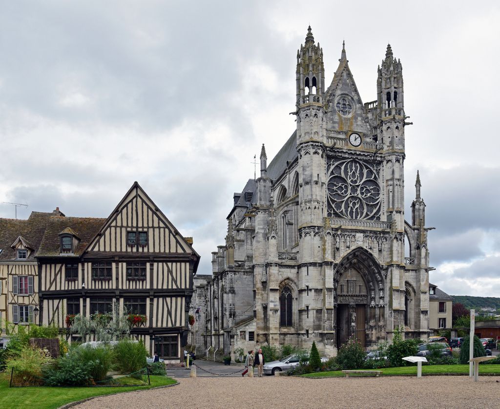 Die Stiftskirche Notre Dame von Vernon