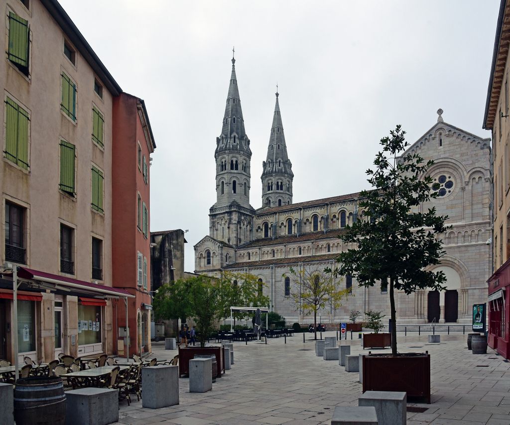 Die Kirche Saint-Pierre in Mâcon