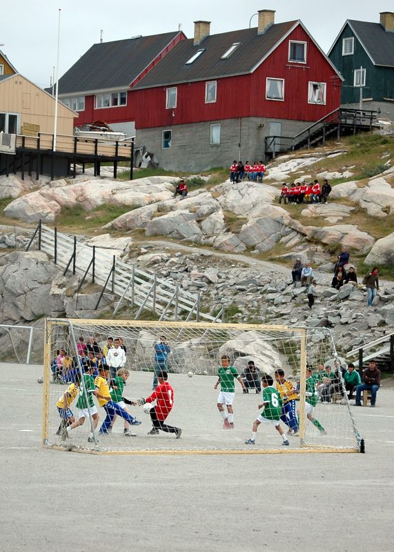 Fussballspiel in Ilulissat