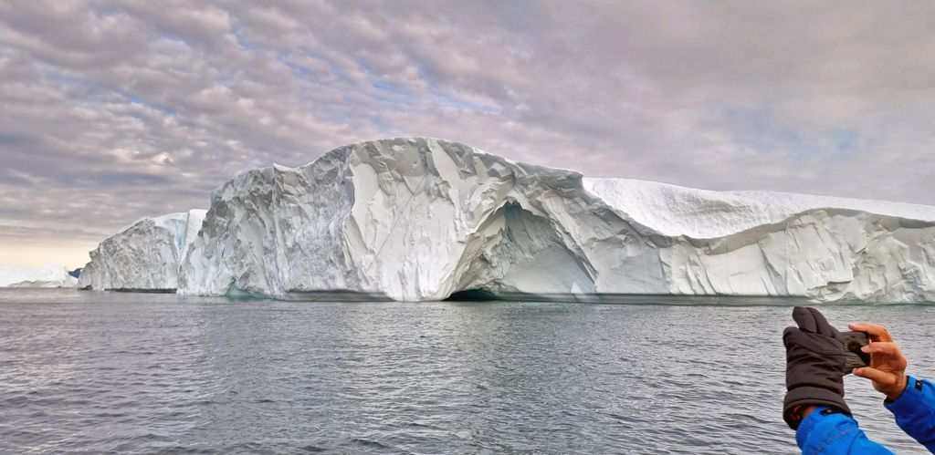 Eine Aufnahme für die Ewigkeit von einem Eisberg im Eisfjord von Ilulissat