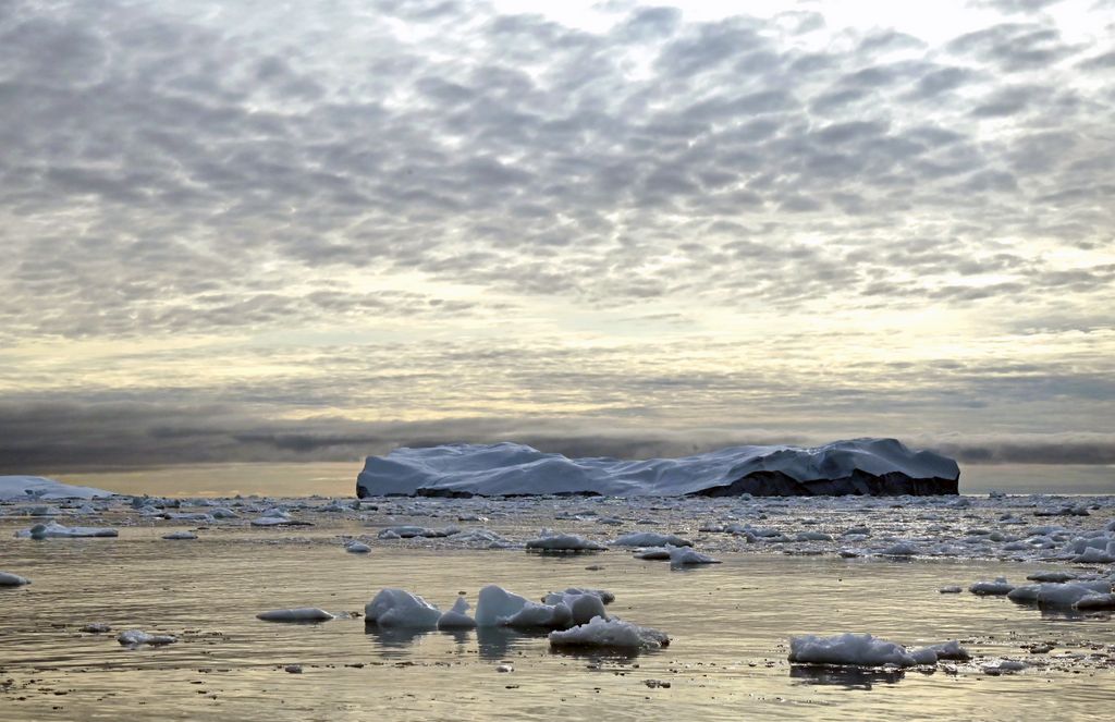 Beginnender Sonnenuntergang im Ilulissat-Eisfjord