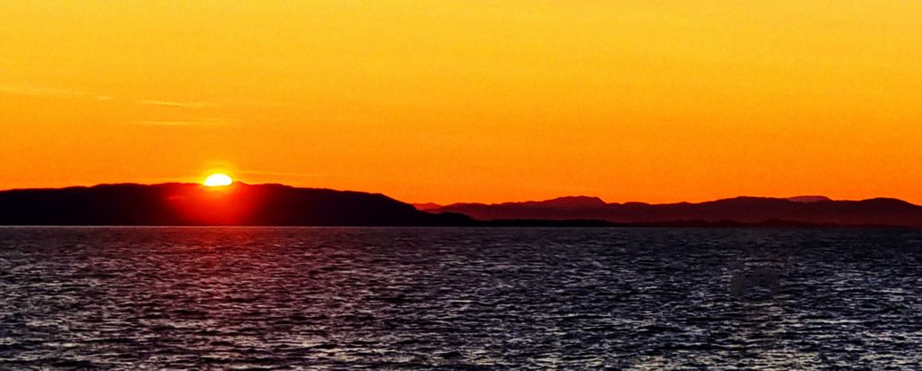 Sonnenaufgang im Kangerlussuaq während der Kreuzfahrt von Grönland nach Kanada auf der HANSEATIC inspiration