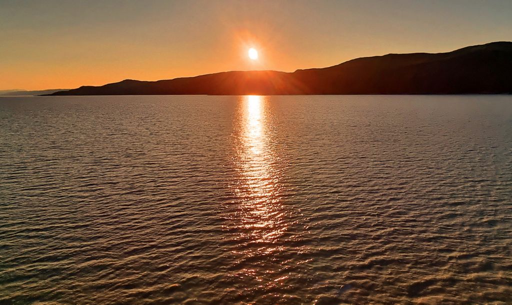 Sonnenuntergang im Kangerlussuaq während der Kreuzfahrt von Grönland nach Kanada auf der HANSEATIC inspiration