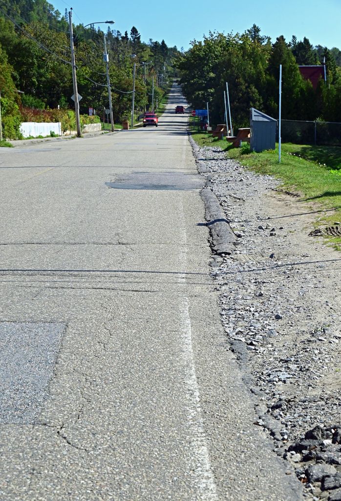 Die Straße auf dem Weg zu den Dünen in Tadoussac