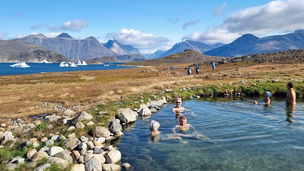 Die heißen Quellen und Eisberge auf der Insel Uunartoq