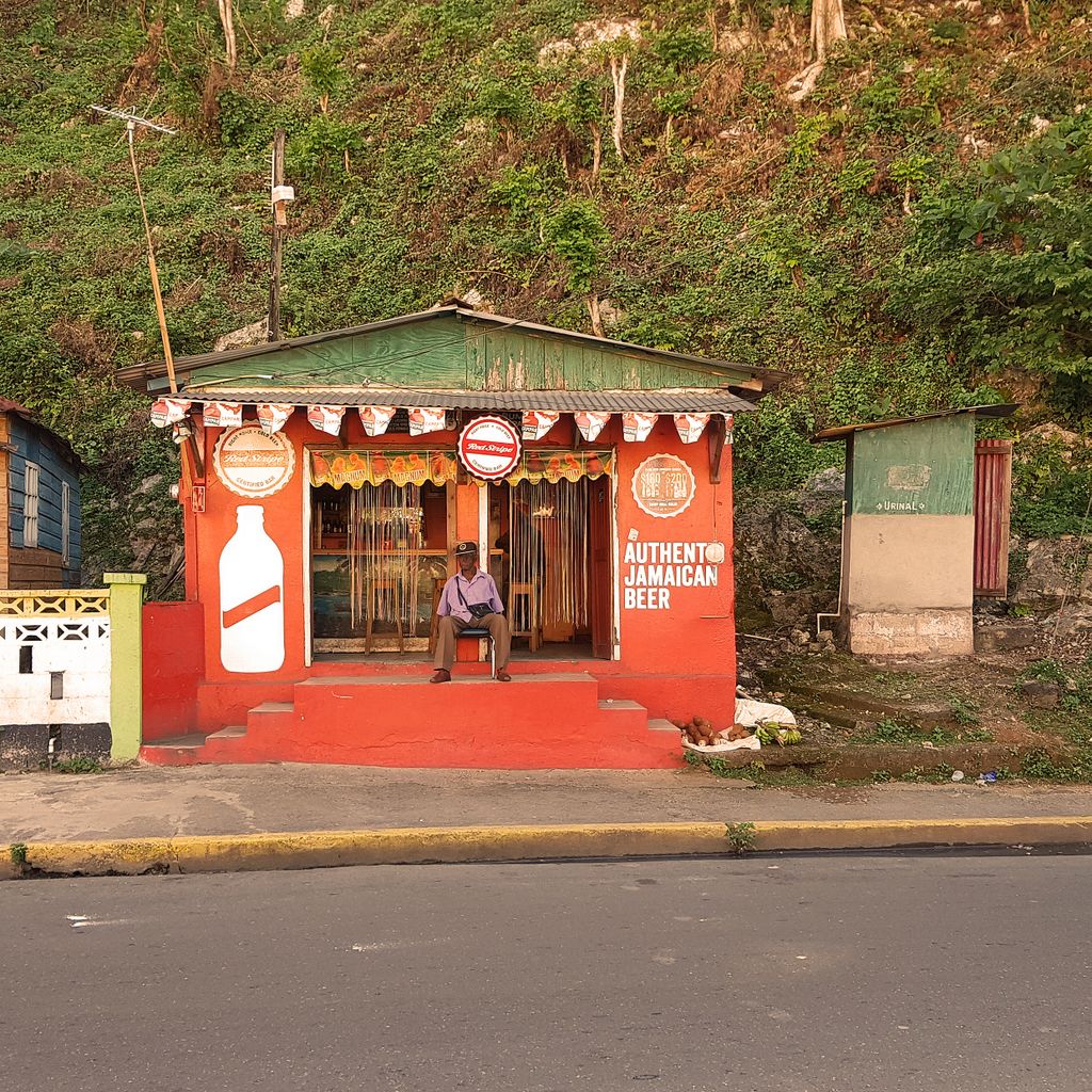 Authentic Jamaican Beer Bar, Port Antonio (Handy-Bild)