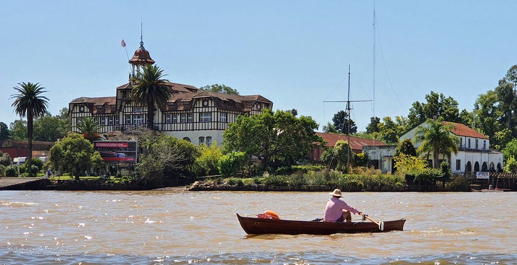 Club De Regatas La Marina Boat Club Tigre