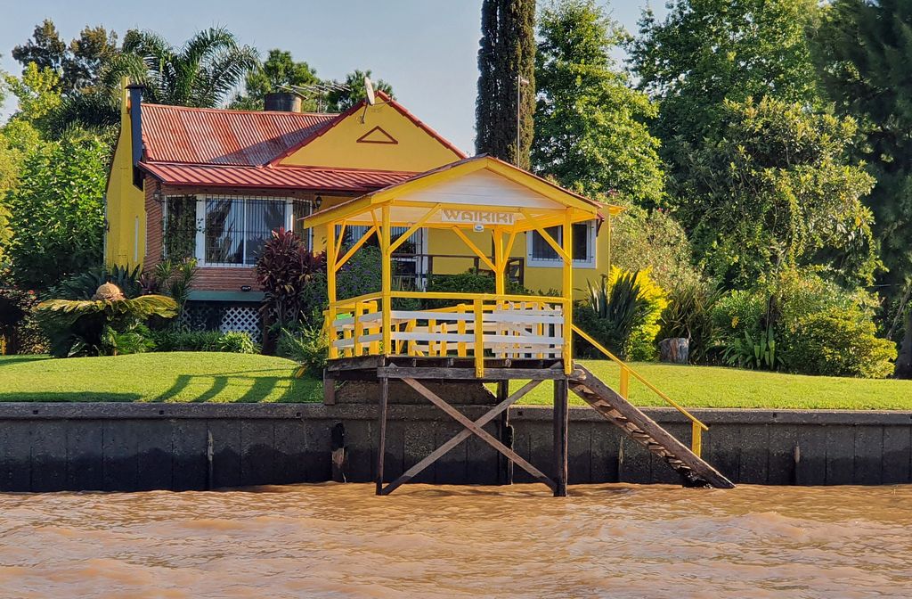 Eine Boots-Anlegestelle im Tigre-Delta