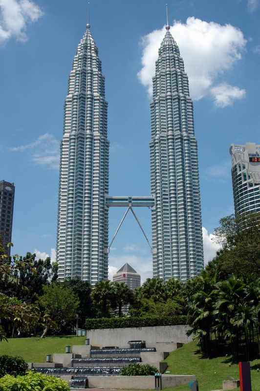 Das Wahrzeichen von Kuala Lumpur: die Petronas Towers