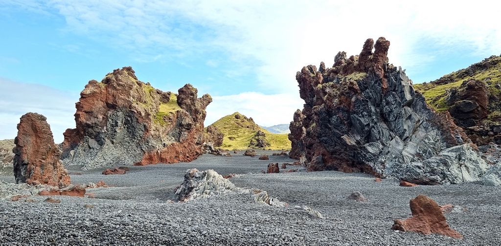 Lavafelsen am Strand von Djúpalónssandur