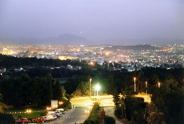 Blick auf Tunis am Abend und Ende der Reise