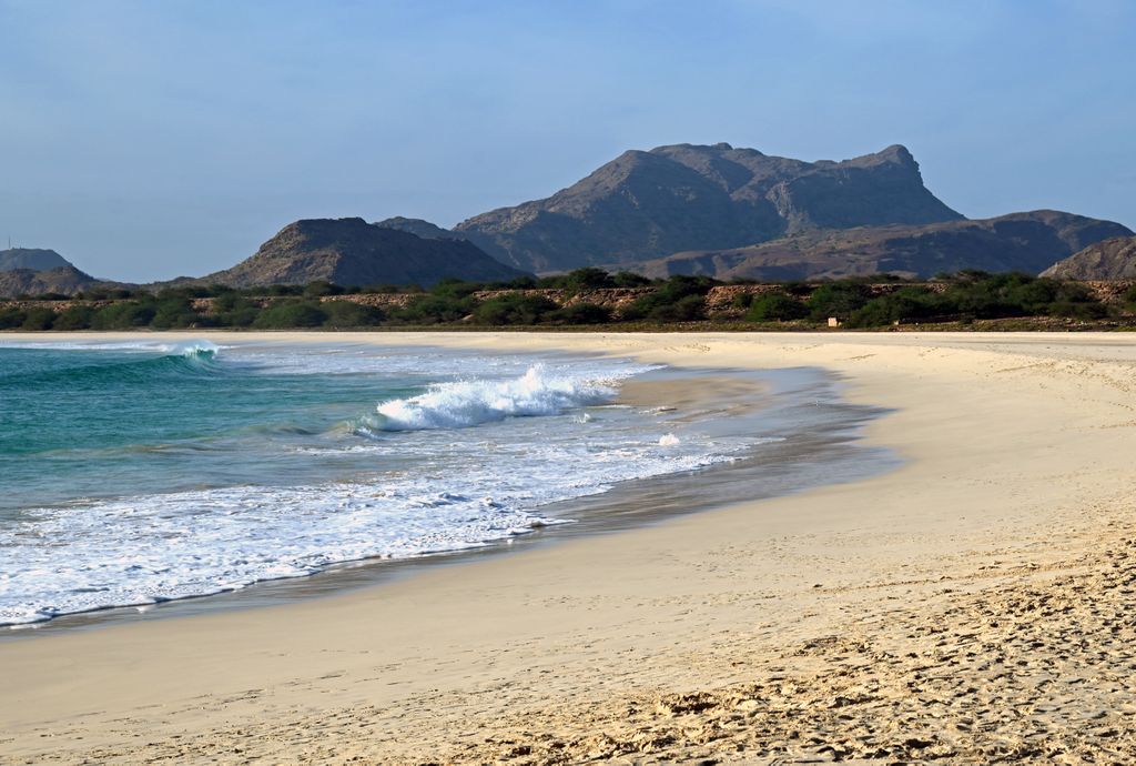 Ein Strandabschnitt von Santa Monica auf Boa Vista, Kapverden