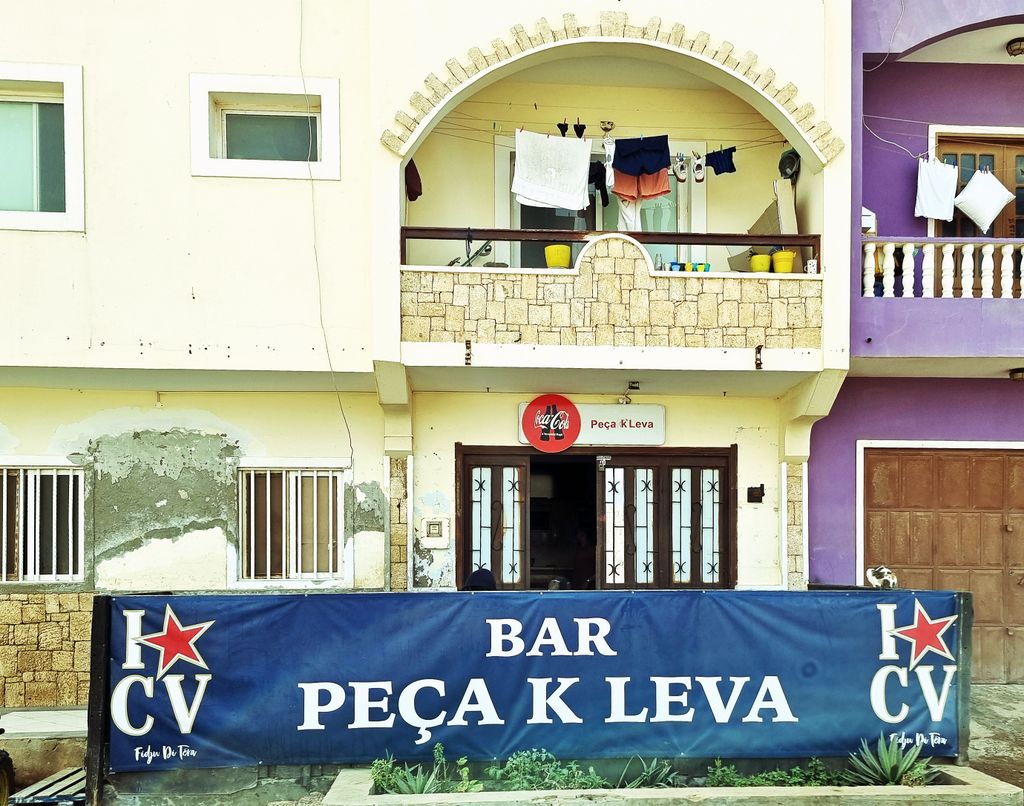 Die Peça K Leva Bar in Sal Rei auf Boa Vista, Kapverden