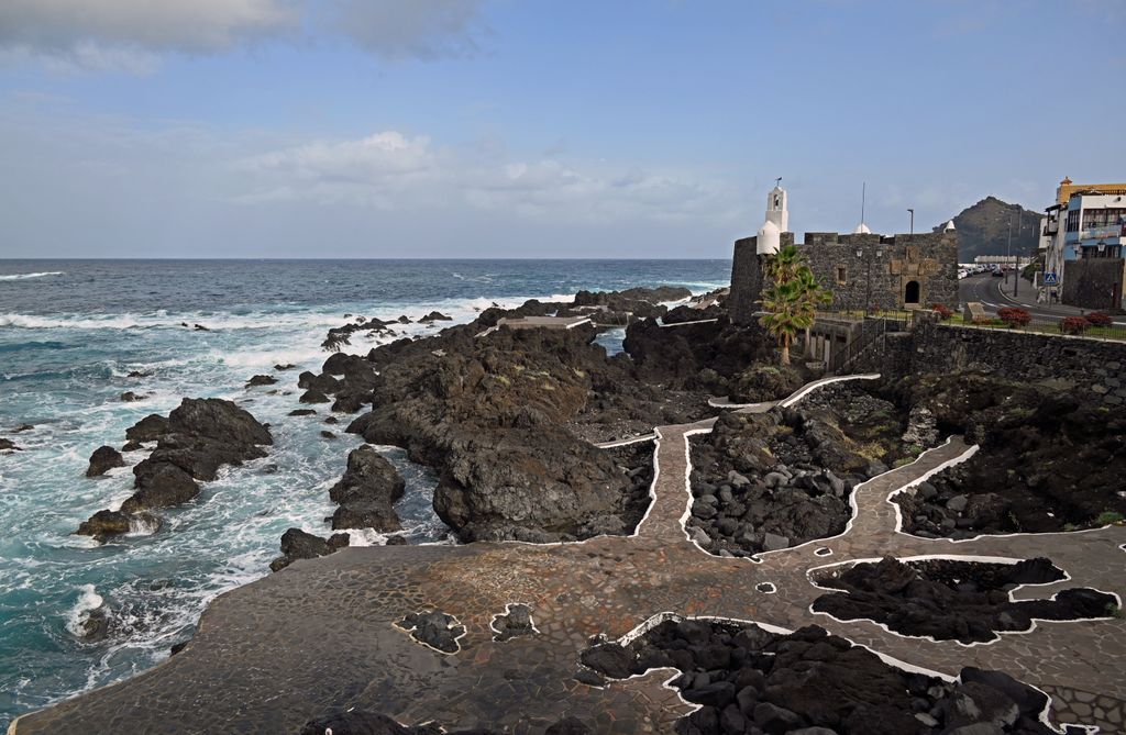 Befestigte Lava-Klippen in Garachico auf Teneriffa