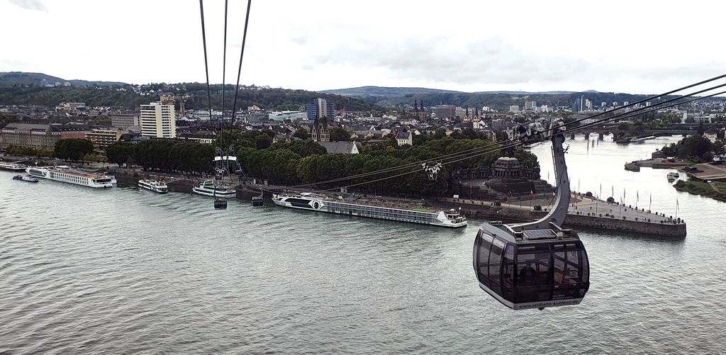 Mit der Seilbahn in Koblenz von der Festung Ehrenbreitstein zur Innenstadt