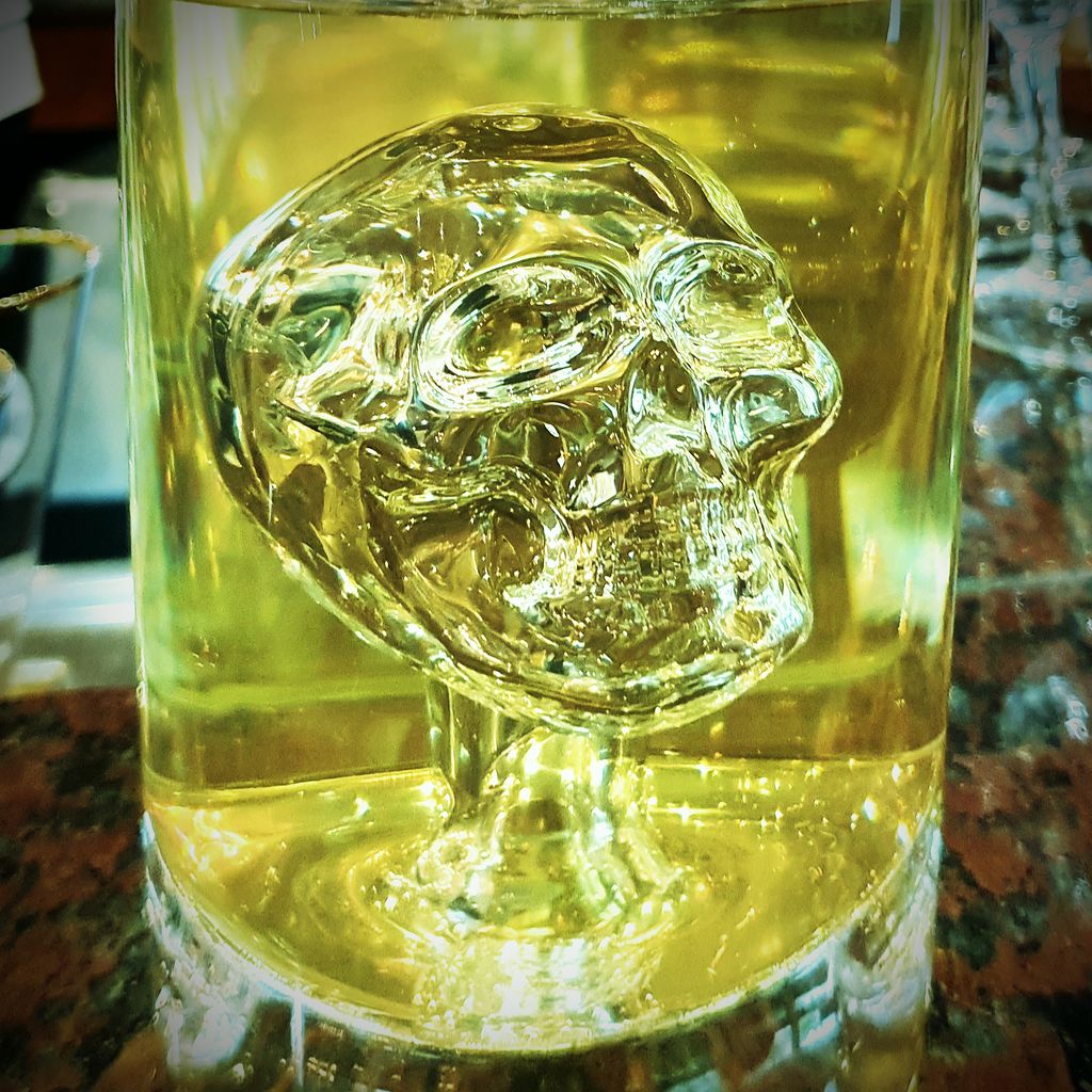 Ein Totenkopf-Drink auf der MS Swiss Crown