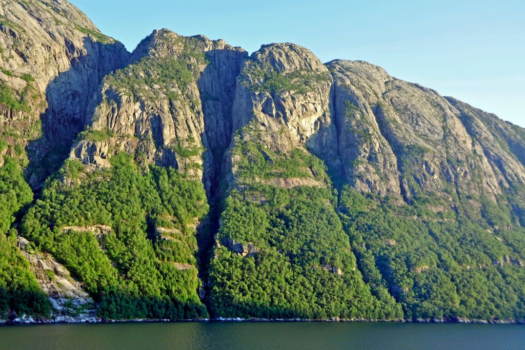 Kreuzen im Lysefjord / Norwegen