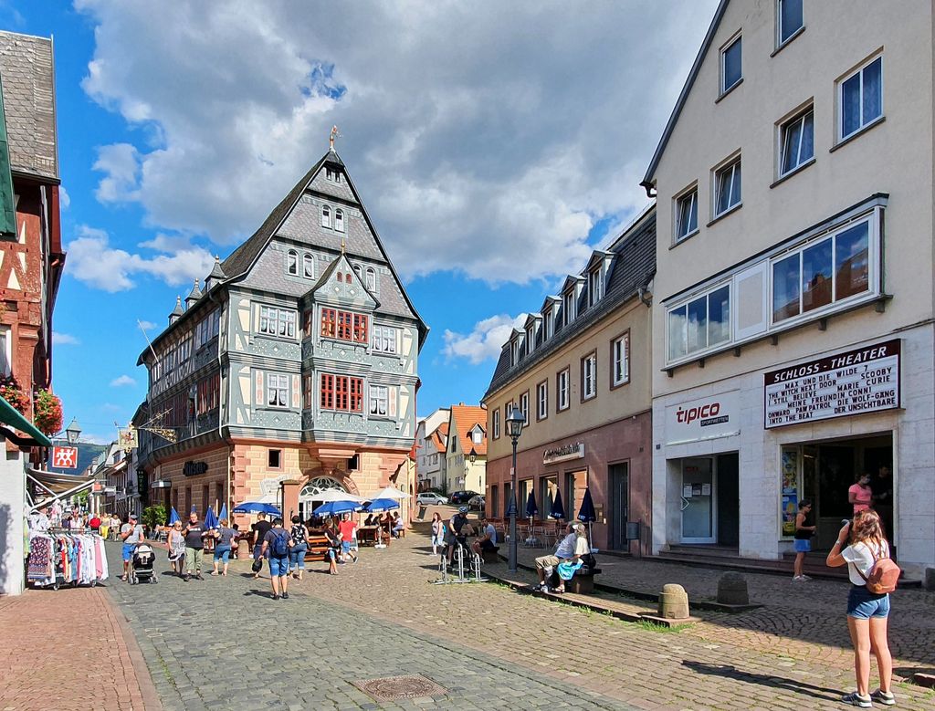 Die Altstadt von Miltenberg und das Gasthaus „Zum Riesen“