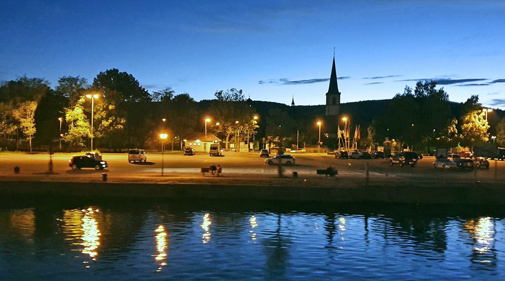 Abenddämmerung auf der Fahrt von Wertheim nach Würzburg