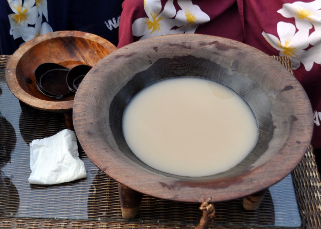 Das traditionelle Begrüßungsgetränk in Fiji: Kava